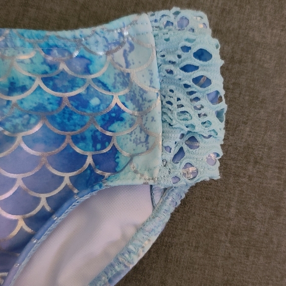 FREE w purchase! 4T bikini bottom - Picture 4 of 7